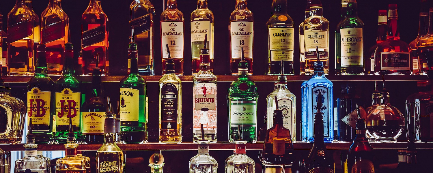 Продажа алкоголя онлайн: как с этим связаны «Госуслуги» и почему легализация этого может быть опасна?